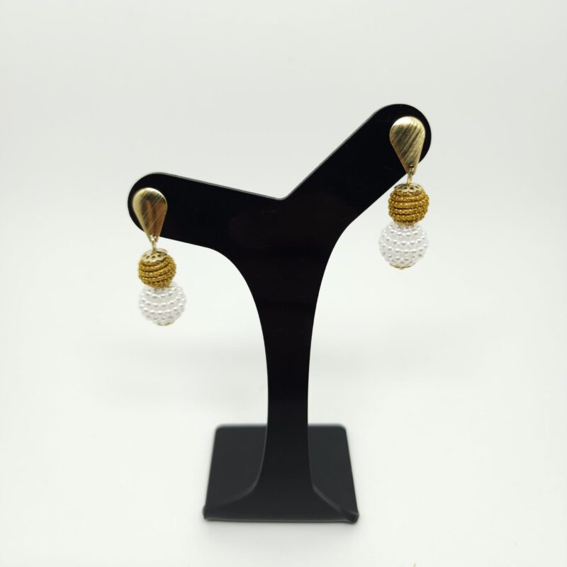 15272360394-img-20240514-wa0135.jpg Brinco Capim Dourado Bolinha