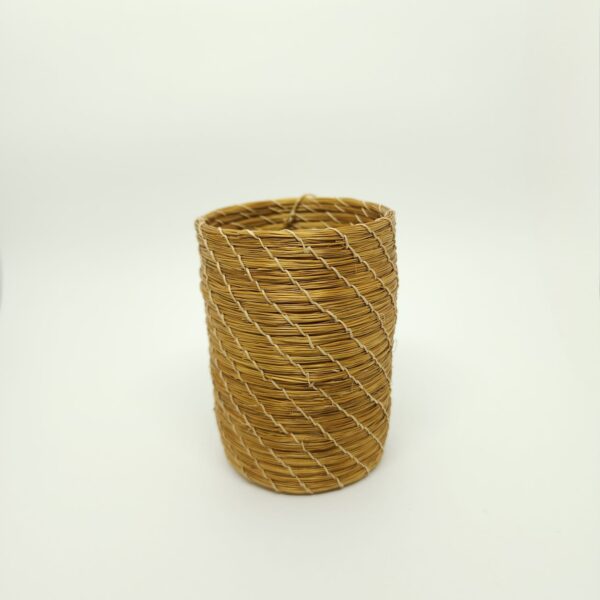 #PORTA CANETA CAPIM DOURADO FINO LINHA NATURAL