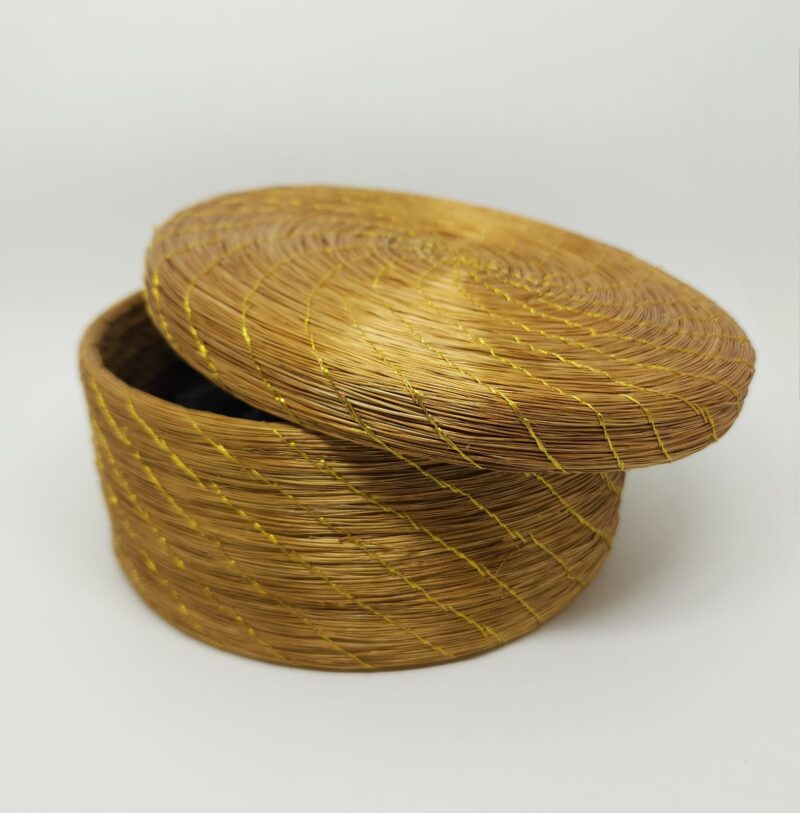 ##CAIXA C.DOURADA LISA LINHA DOURADA 17X8