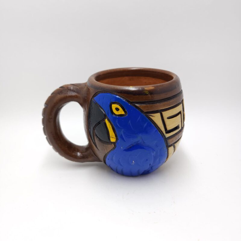 #CANECA CERAMICA FAUNA ARARA AZUL JALAPAO PEQUENA