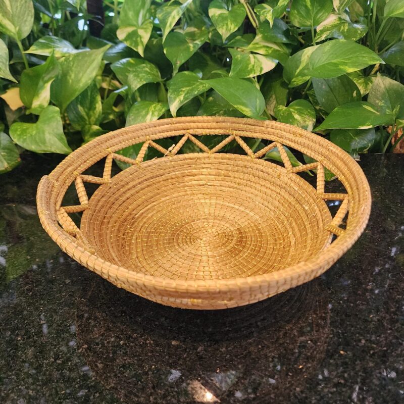 #CESTA CAPIM DOURADO LINHA DOURADA 25X25X4,5