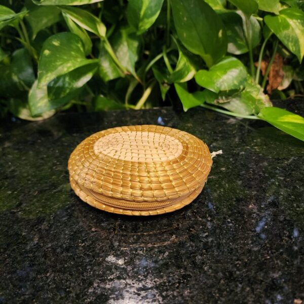 #PORTA MOEDA CAPIM DOURADO S/ CORDA DIVERSOS