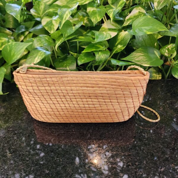 #BOLSA CAPIM DOURDO LISA COM LINHA MARROM C/ ALÇA