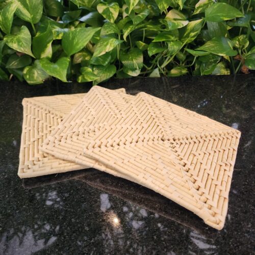 #MANDALA PORTA TRAVESSA QUADRADO DE CARNAÚBA TRANÇA FECHADA NATURAL 20CM