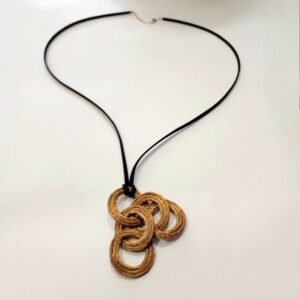 #COLAR COURO + CAPIM DOURADO