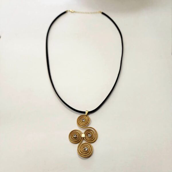 #COLAR COURO + CAPIM DOURADO