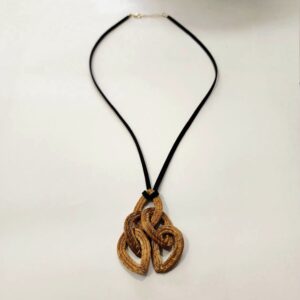 #COLAR COURO + CAPIM DOURADO GOTA