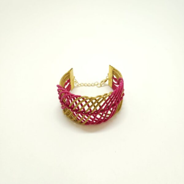 # BRACELETE CAPIM DOURADO