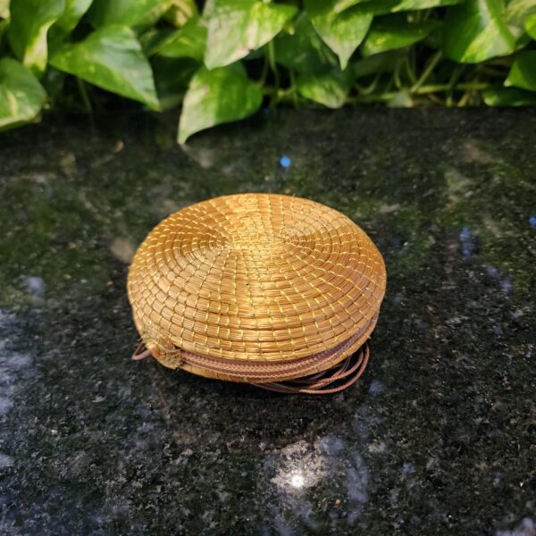 #PORTA MOEDA CAPIM DOURADO  C/  ALCA