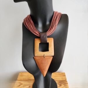 #COLAR MADEIRA GEOMETRICA