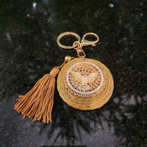 ##CHAVEIRO DIVINO COM POMPOM