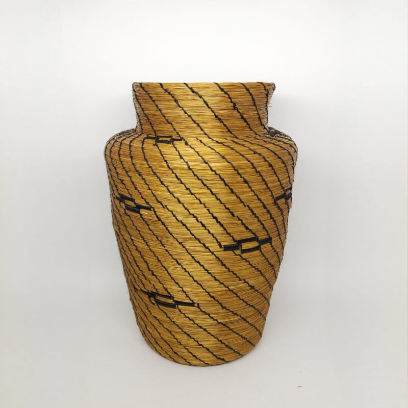 #VASO C. DOURADO LINHA PRETA C/ DETALHE G 15X23