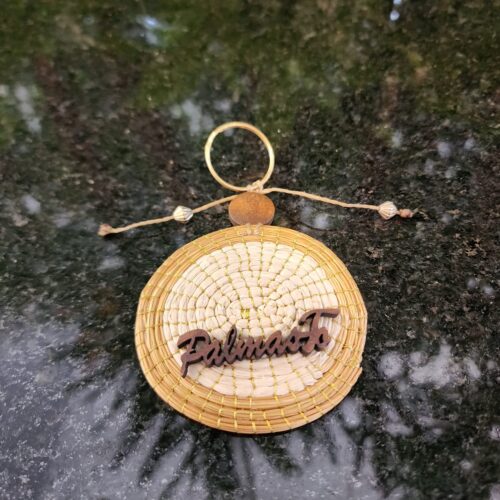 15342802532-whatsapp-image-2025-04-24-at-10-55-19-1.jpeg #CHAVEIRO C.DOURADO PALMAS COM MADEIRINHA E ARGOLA 2 MODELOS