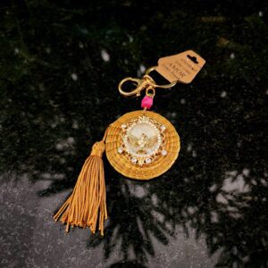 ##CHAVEIRO DIVINO COM POMPOM + BOLINHA