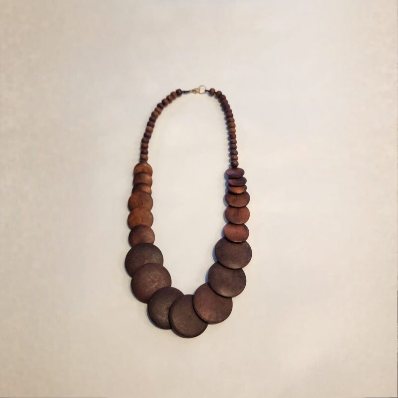 #COLAR PASTILHA DE MADEIRA