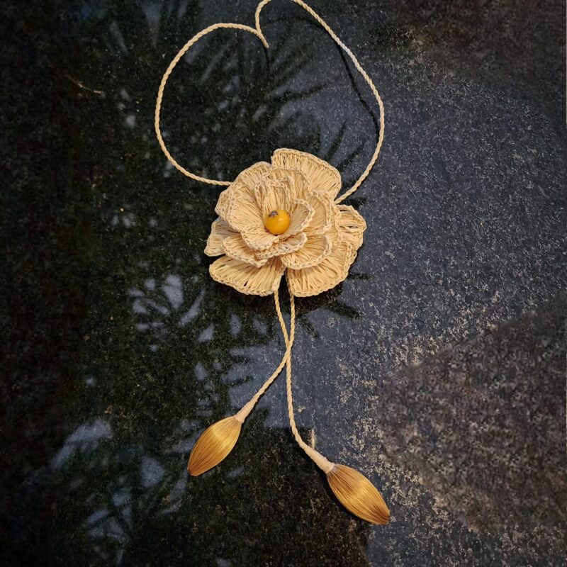 ##COLAR FIBRA DE BURITI + FLOR DE FIBRA DE BURITI#