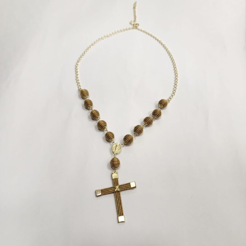 #COLAR TERÇO TODO CAPIM DOURADO #