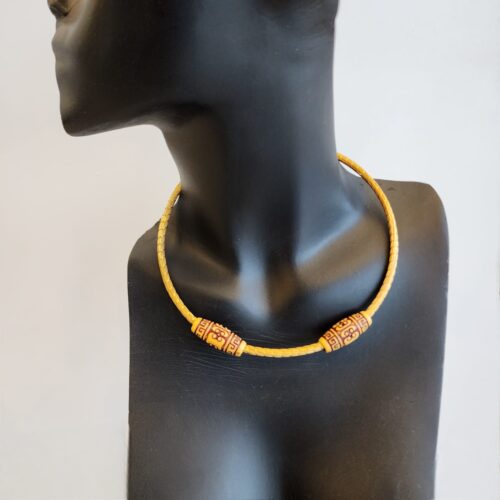 Gargantilha de Capim Dourado com Tubo