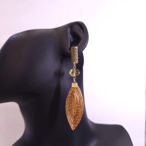 15383799722-whatsapp-image-2025-10-10-at-14-50-17-16.jpeg Brinco Capim Dourado Longo