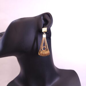 15383815216-whatsapp-image-2025-10-10-at-14-50-18-1.jpeg Brinco Capim Dourado