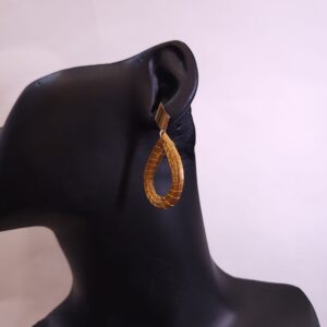 15384168597-whatsapp-image-2025-10-14-at-16-11-39.jpeg Brinco Capim Dourado