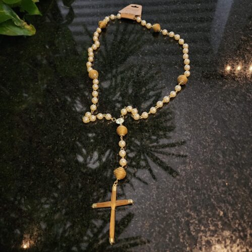 Terço de Perola com Bolinha Capim Doruado