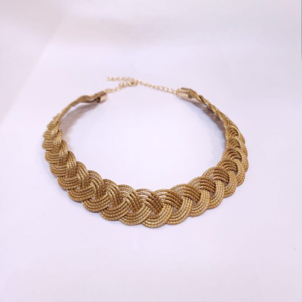 15392709663-whatsapp-image-2025-11-07-at-15-27-22.jpeg Gargantilha de Capim Dourado Seleçao tranças Luxo