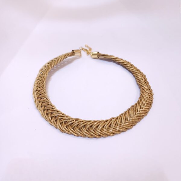 15392710672-24391182-01f6-41c7-8580-32f35af23a79.jpg Gargantilha de Capim Dourado Trançado Lux