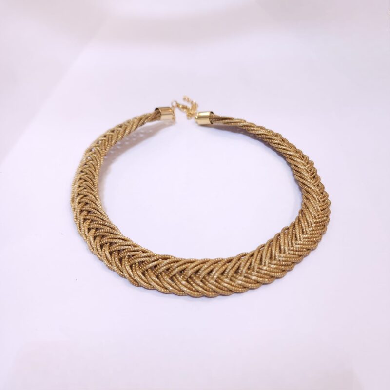 15392710672-24391182-01f6-41c7-8580-32f35af23a79.jpg Gargantilha de Capim Dourado Trançado Lux