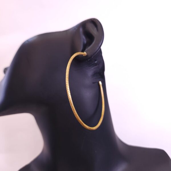 15393962238-whatsapp-image-2025-11-13-at-13-00-01-1.jpeg 0807 - Brinco Capim Dourado