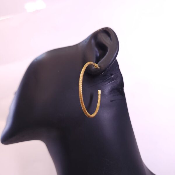 15393964079-whatsapp-image-2025-11-13-at-13-00-01.jpeg 0810 - Brinco Capim Dourado