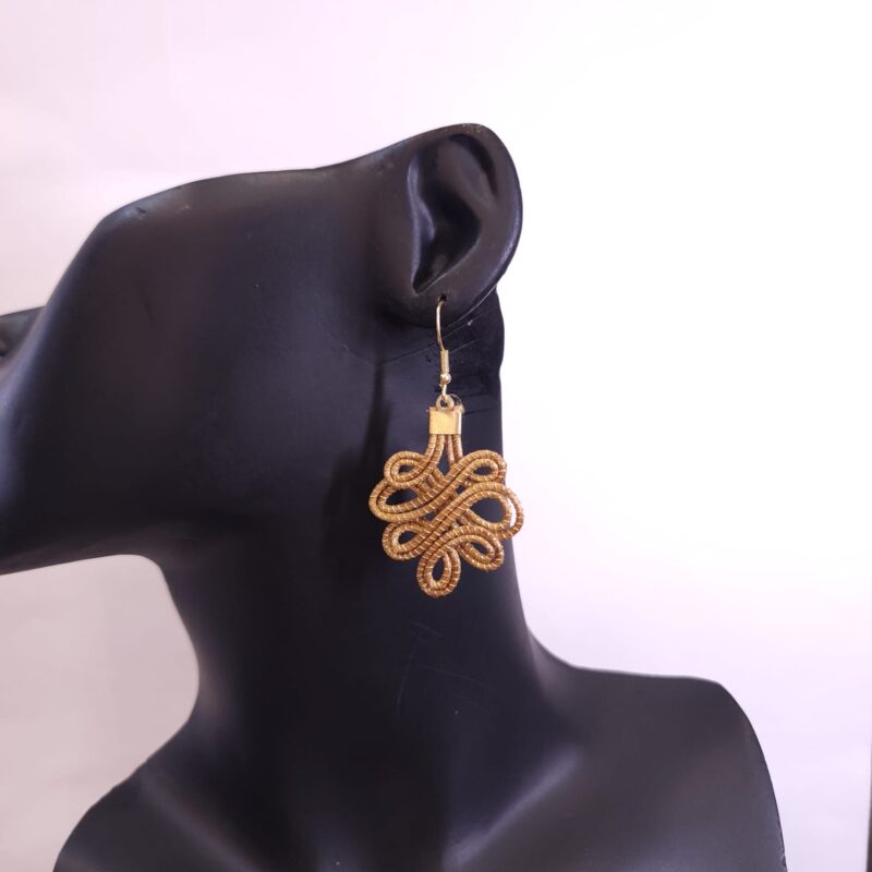 0821 - Brinco Capim Dourado