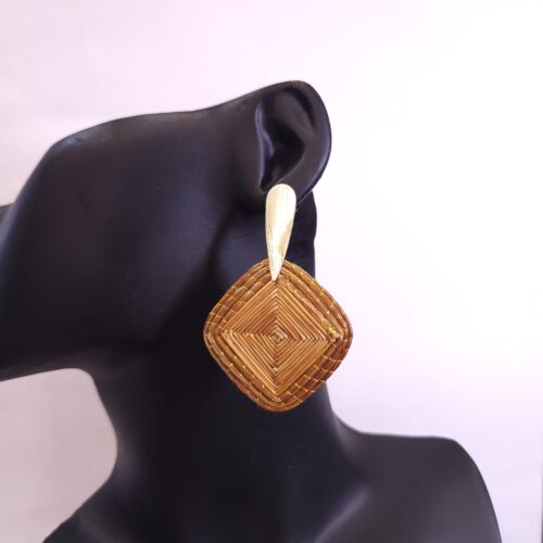 15393971626-whatsapp-image-2025-11-13-at-13-00-05.jpeg 0823 - Brinco Capim Dourado