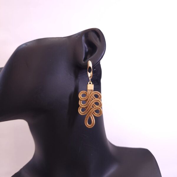 0827 - Brinco Capim Dourado