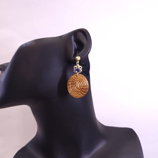 0829 - Brinco Capim Dourado