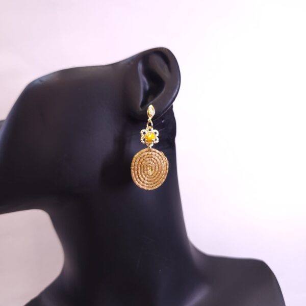 0833 - Brinco Capim Dourado