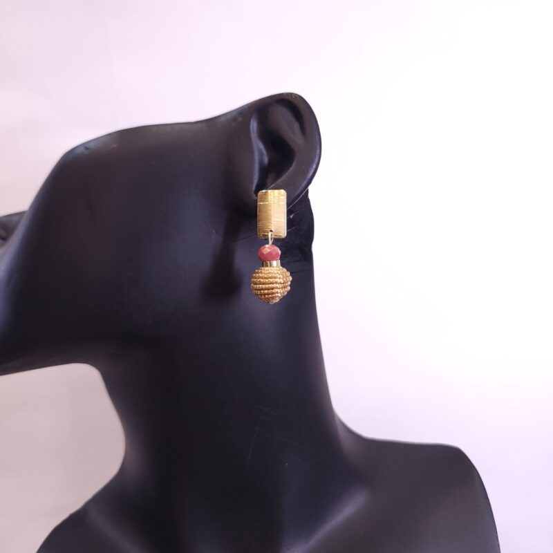 0835 - Brinco Capim Dourado