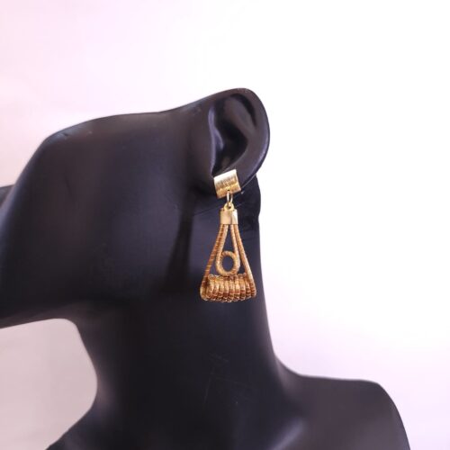 15393984395-whatsapp-image-2025-11-13-at-13-00-11-3.jpeg 0839 - Brinco Capim Dourado