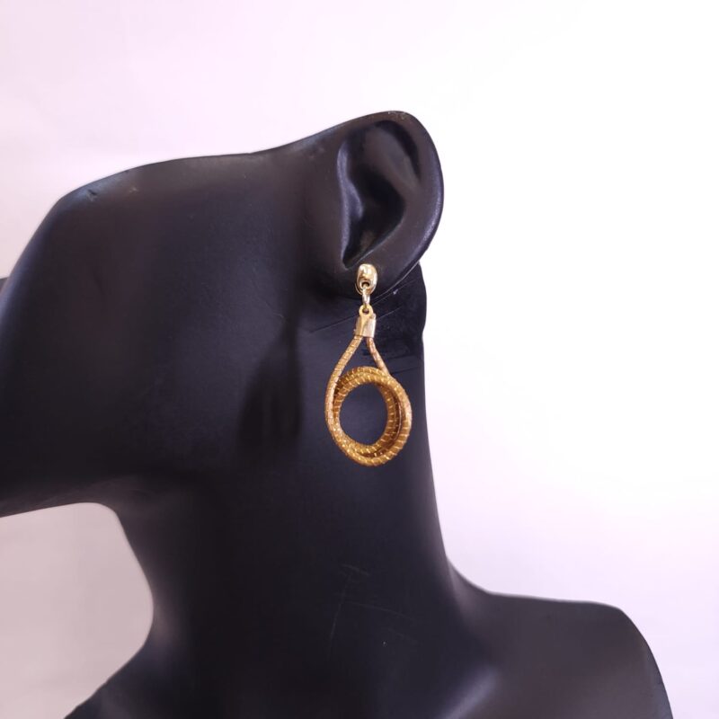 0841 - Brinco Capim Dourado