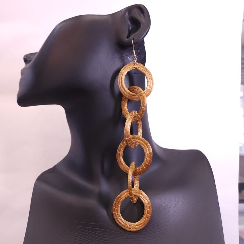 0851 - Brinco Capim Dourado