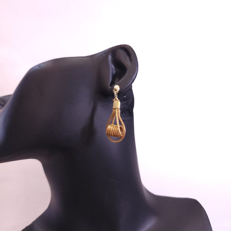 0852 - Brinco Capim Dourado