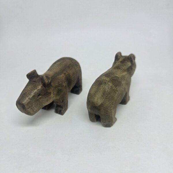 15395921235-whatsapp-image-2025-11-24-at-14-28-38-2.jpeg Animais de madeira entalhados