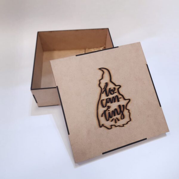 15400227197-whatsapp-image-2025-12-15-at-15-11-21-1.jpeg Caixa de MDF com Mapa + Escrita TO 24x24x9