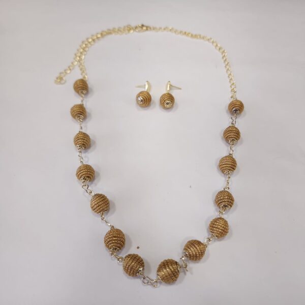 15400245286-whatsapp-image-2025-12-15-at-15-54-48.jpeg Colar de Bolinhas de Capim Dourado + Brinco Bolinha