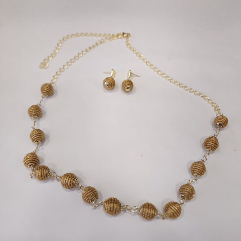 15400245316-whatsapp-image-2025-12-15-at-15-54-48-1.jpeg Colar de Bolinhas de Capim Dourado + Brinco Bolinha