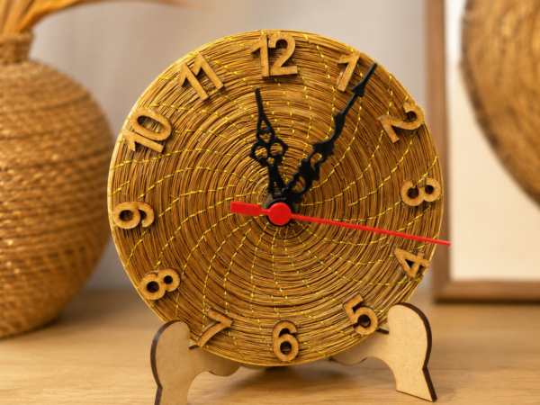 Relogio mandala de Capim Dourado Linha Dourado 12cm