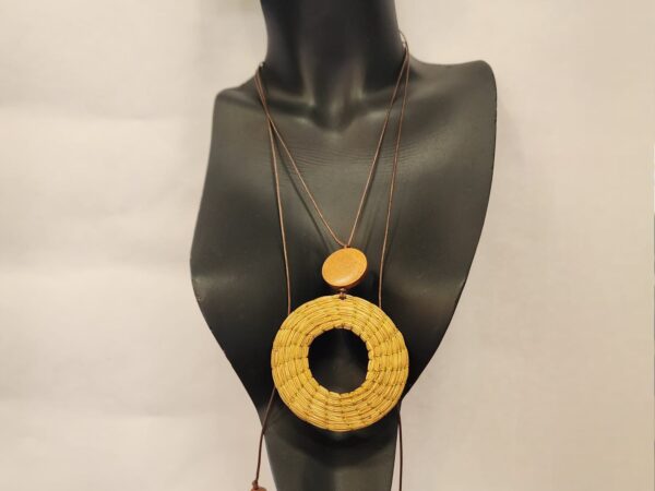 Colar Fio de Seda com Argola de Capim Dourado