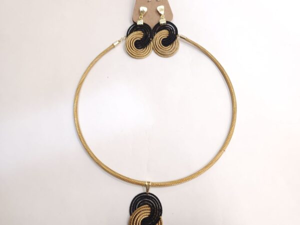 Conjunto Colar + Brinco de Capim Dourado
