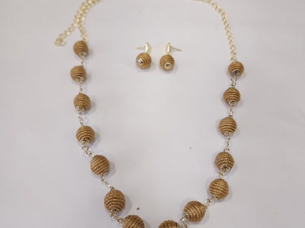 Colar de Bolinhas de Capim Dourado + Brinco Bolinha