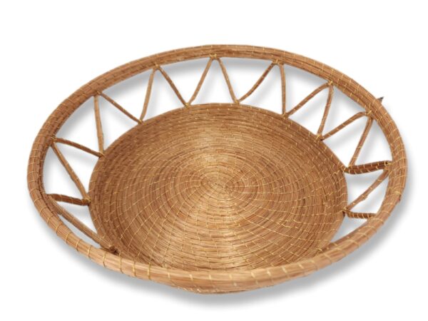 15400411797-whatsapp-image-2025-12-16-at-10-21-52.jpeg Cesta Capim Dourado Linha Dourada 28 x 9